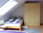 Schlafzimmer Bett 2